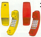 kids play telephones